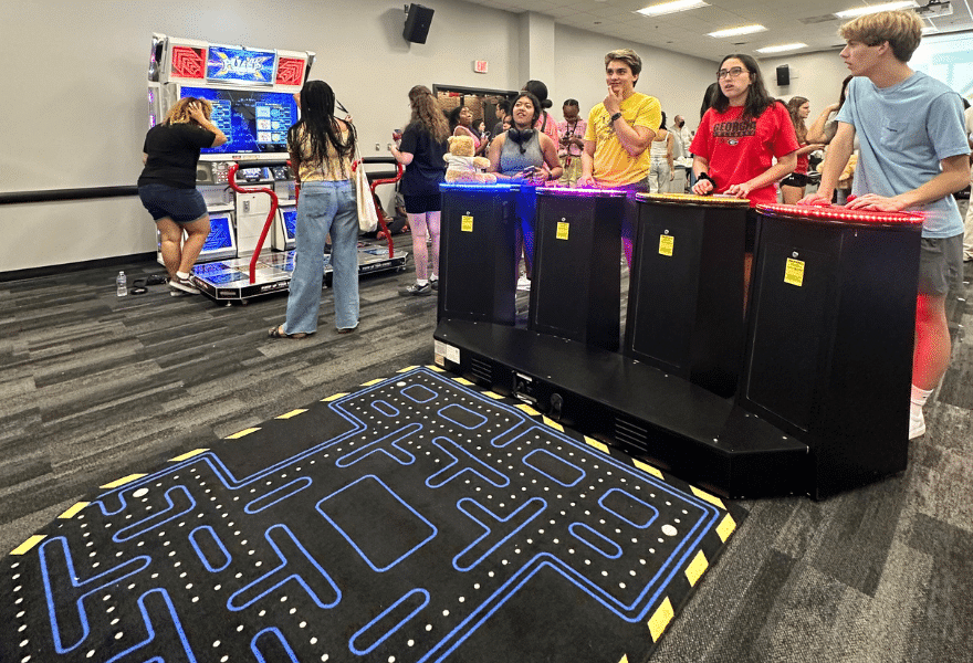 Giant Pac Man Battle | Experience by Interactive Entertainment Group