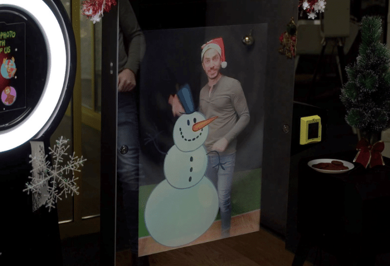 Holiday Mirror Photo Booth | Experience by Interactive Entertainment Group